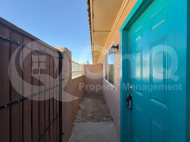Foto del edificio - 2719 E Tierra Buena Ln