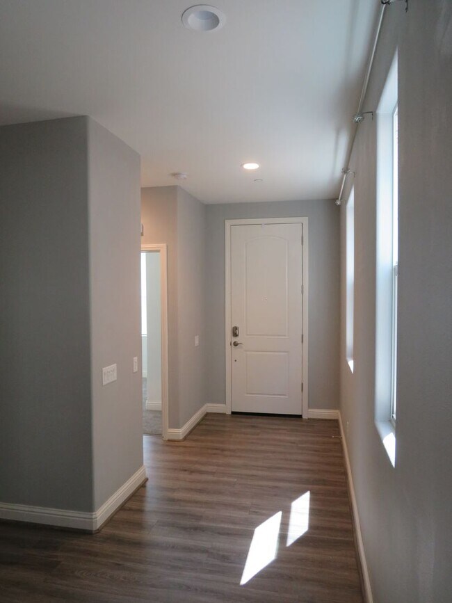 Foto del edificio - Beautiful Newer Two Story Home in The Gated Community of HG Gardens