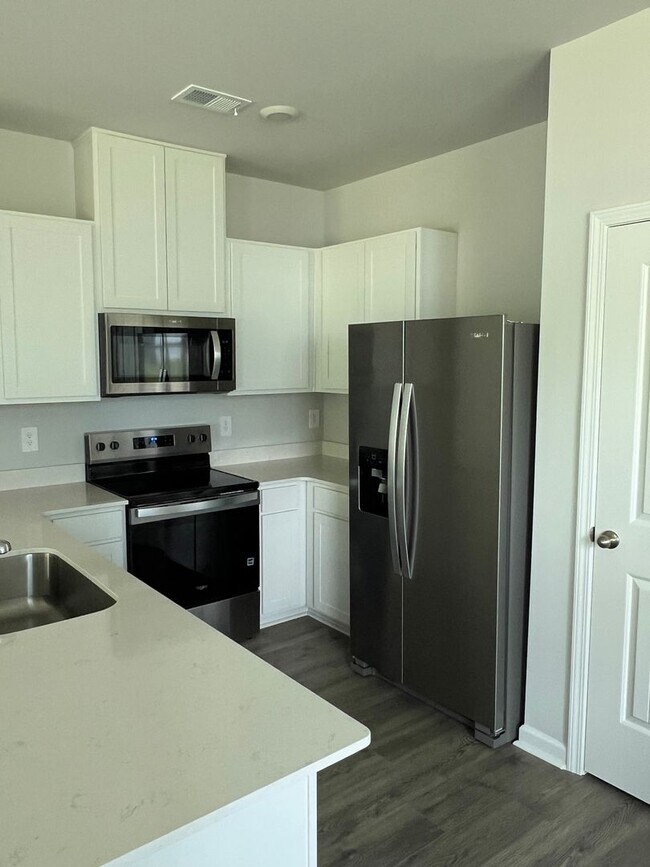 Foto del edificio - Brand New Townhome in Lebanon