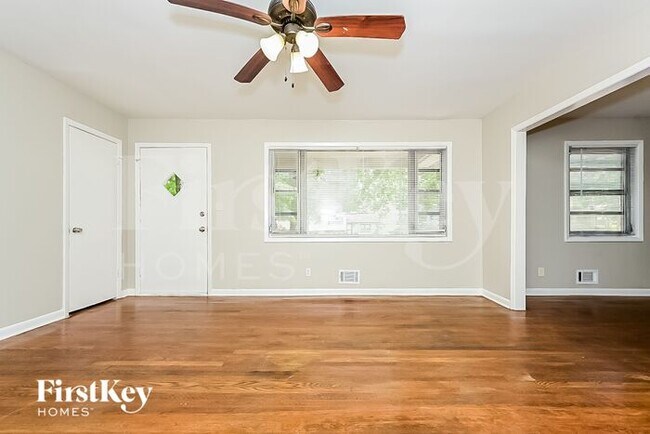 Building Photo - 4707 City View Dr
