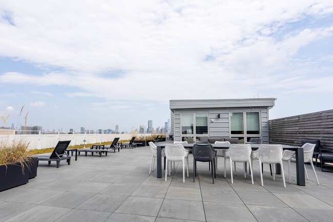 Building Photo - 39 High Street