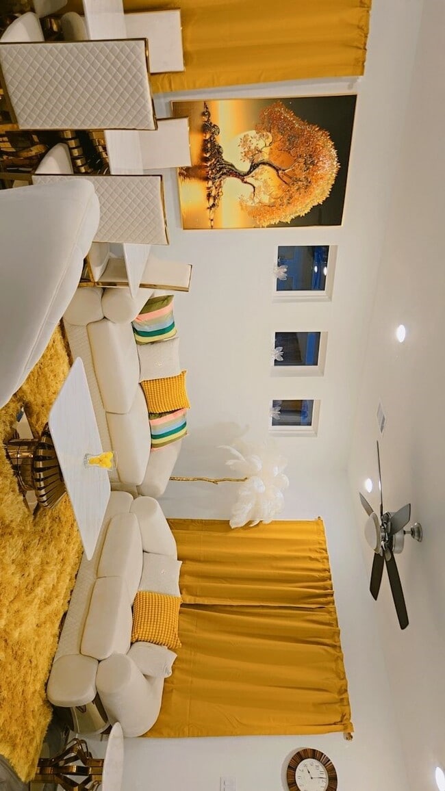 Building Photo - 7122 Clearwater Cv Dr