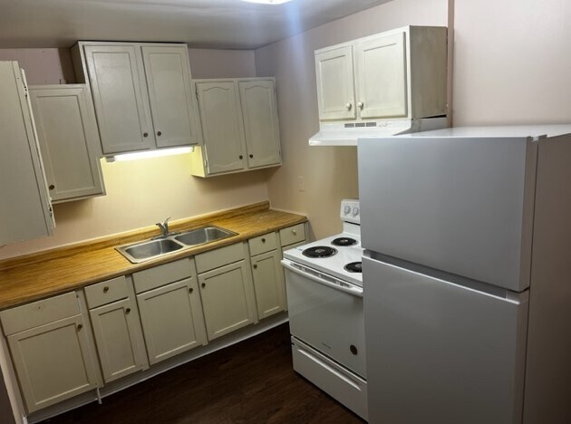 Kitchen - 521 S Holmes Ave