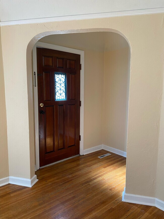 Photo - 1397 E 1300 S House