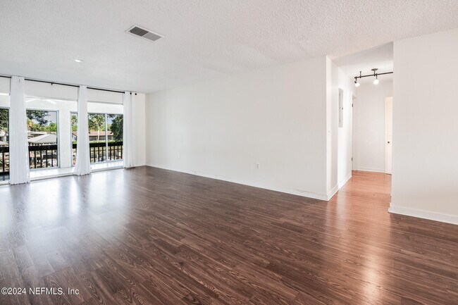 Building Photo - 14750 Beach Blvd