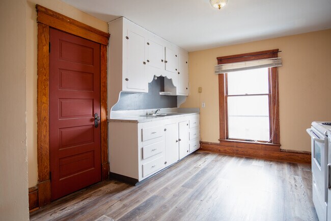 Foto del edificio - 33 W Main St