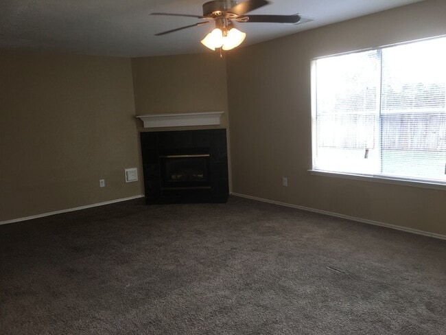 Building Photo - 8402 Storm Creek Dr