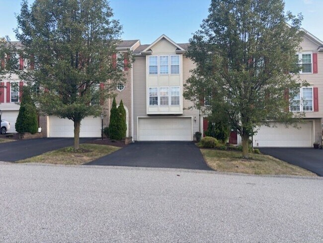 Foto del edificio - 3 Bedroom Townhouse