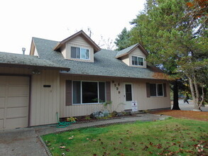 Building Photo - 5735 SW 206th Ave