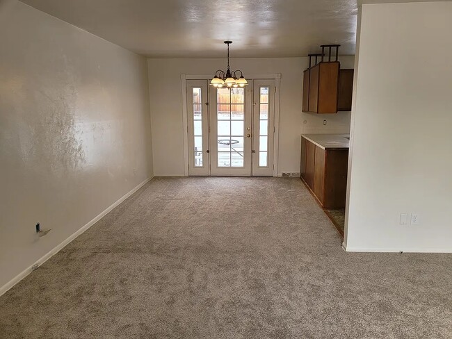 Building Photo - 6181 W Alder Ave