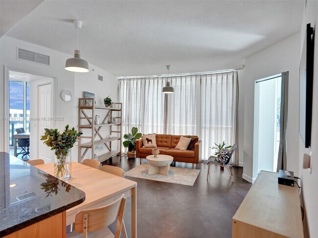 Foto del edificio - 480 NE 30th St