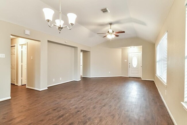 Foto del edificio - 4922 Bryant Ridge Rd