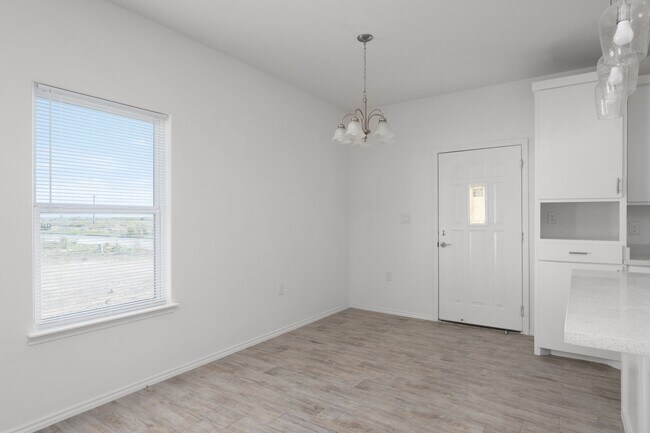 Foto del edificio - 2328 S. Valley Circle