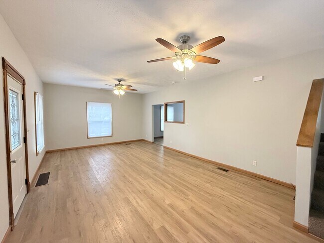 Foto del edificio - Stunning 3-Bedroom Home with Everything You’ve Been Looking For!