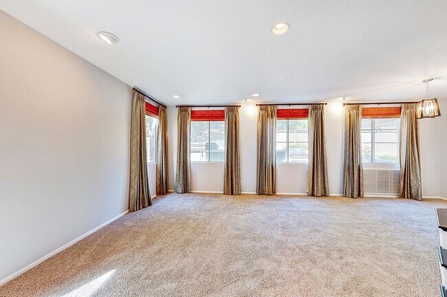 Building Photo - Beautiful Family Home in Trabuco Canyon - ...