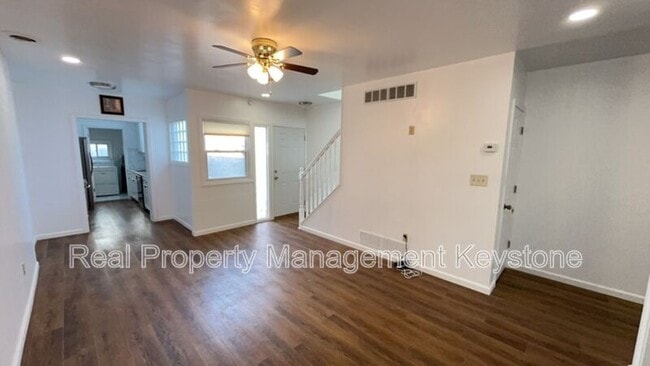 Foto del edificio - 1715 Larkins Wy