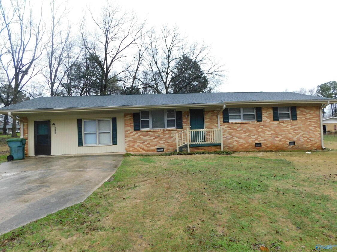 Primary Photo - 3104 Cumbres Cir NW