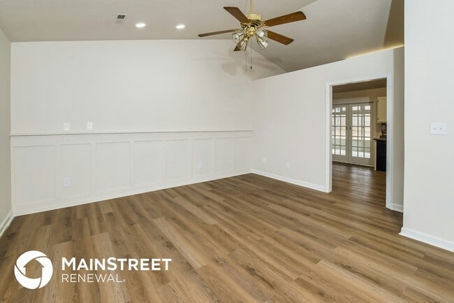 Building Photo - 7229 Sorrenta Rd