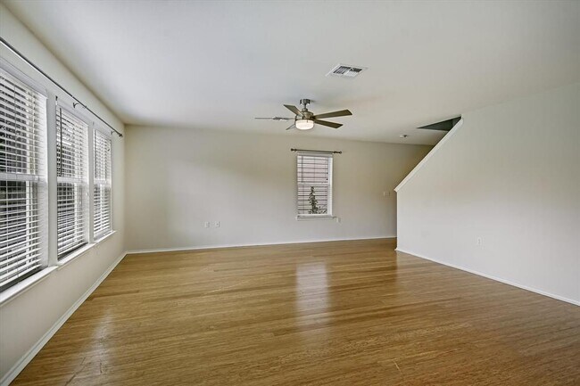 Foto del edificio - 6516 Alum Rock Cove