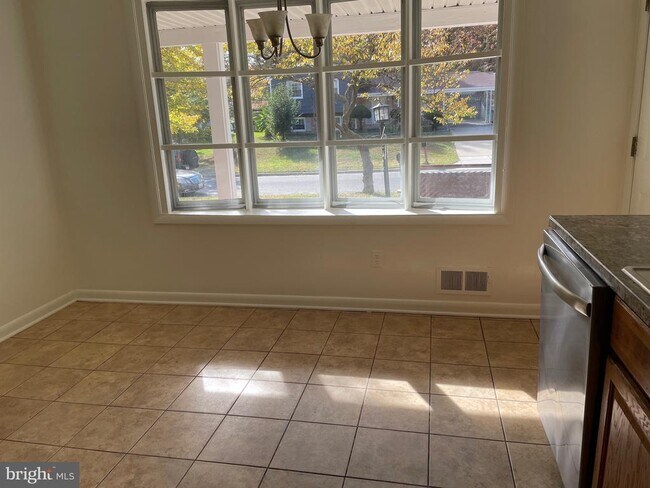 Foto del edificio - 3510 Castleleigh Rd