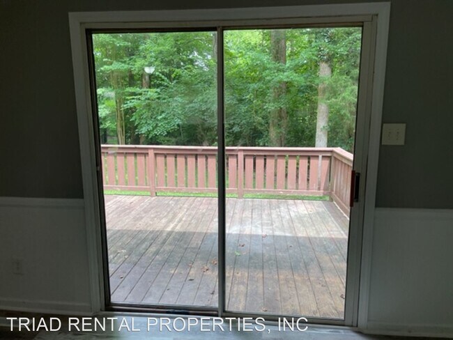 Building Photo - 3 br, 2 bath House - 950 NORTHSHORE DR
