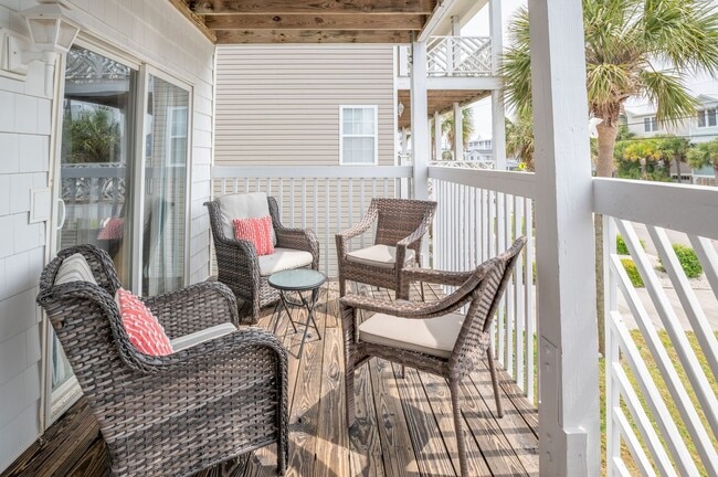 Building Photo - OFF-SEASON MONTHLY RENTAL AVAILABLE MARCH OF 2026