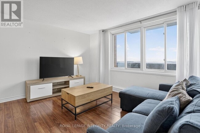 Photo du bâtiment - 1599 Lassiter Ter