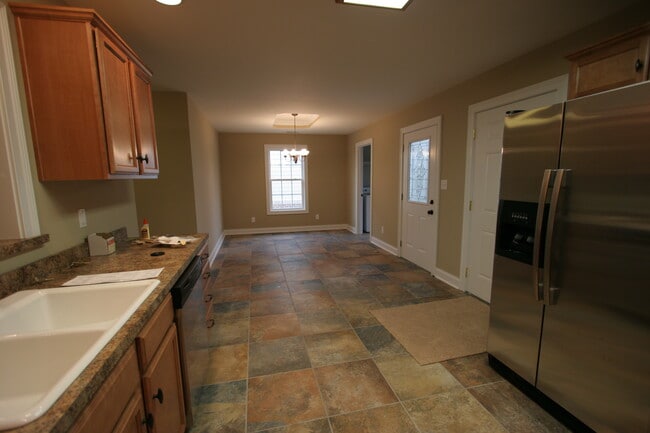 Building Photo - 9008 Landon Ln