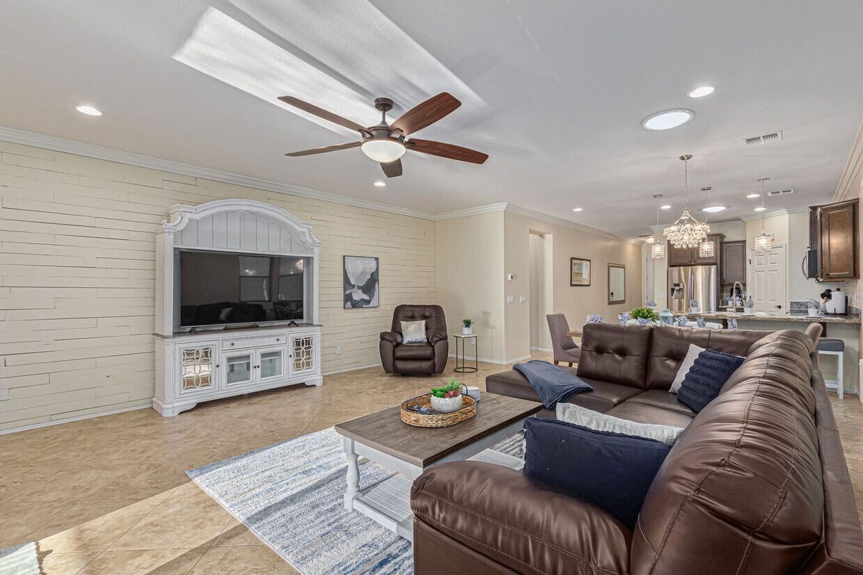 Primary Photo - 21808 N 119th Dr