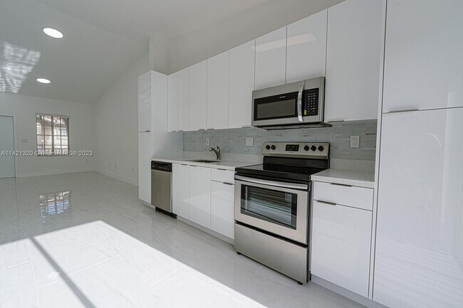 Building Photo - 6972 NW 179th St