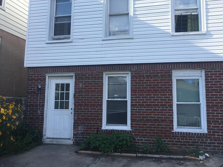 Primary Photo - 117 Wakefield Ave
