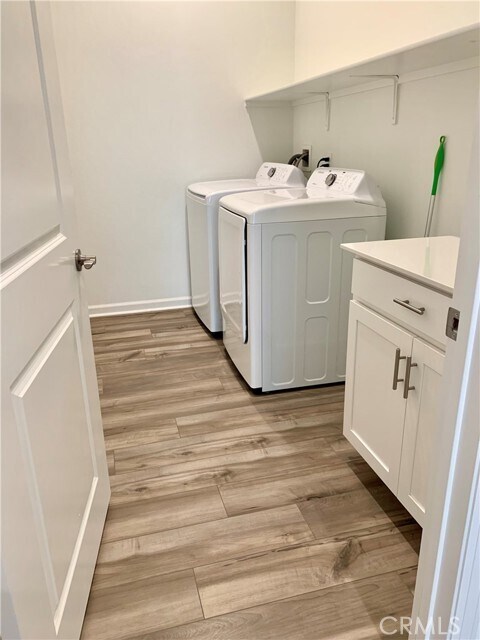 Foto del edificio - 24231 Evesong Dr