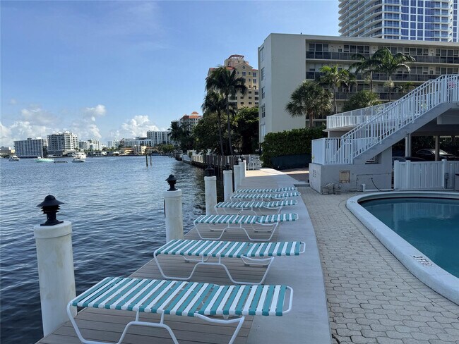 Foto del edificio - 95 N Birch Rd