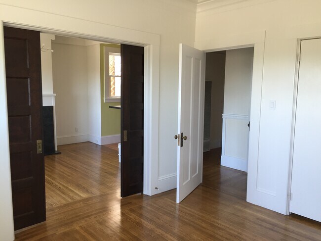 Building Photo - 768 Church St