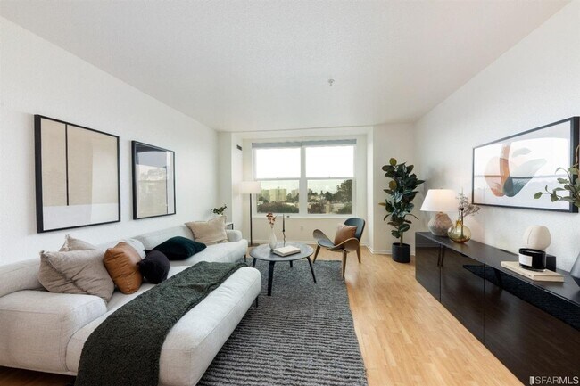 Building Photo - 1BD/1BA Condo at Oceanview Village - Close...