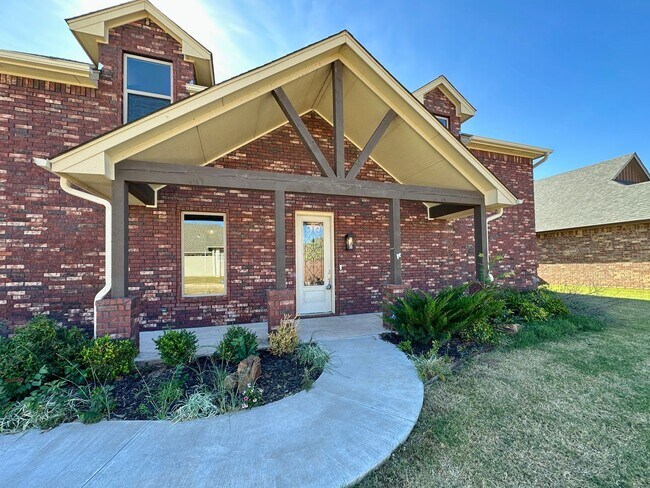 Foto del edificio - 2 story, 5-bedroom 3 bath home in Wyatt Acres