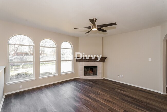 Foto del edificio - 1811 Clayton Dr