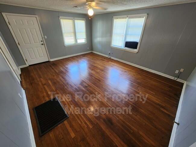 Foto del edificio - 401 W 13th