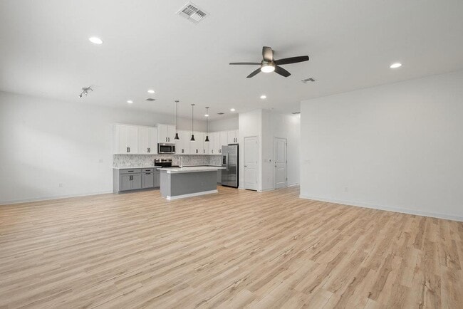 Foto del edificio - 15100 Forum Ave