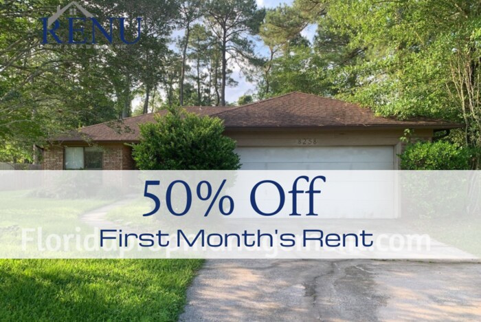 8258 Spencers Trace Dr, Jacksonville, FL 32244