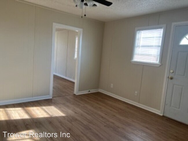 Foto del edificio - 2 br, 1 bath House - 701 E 13th