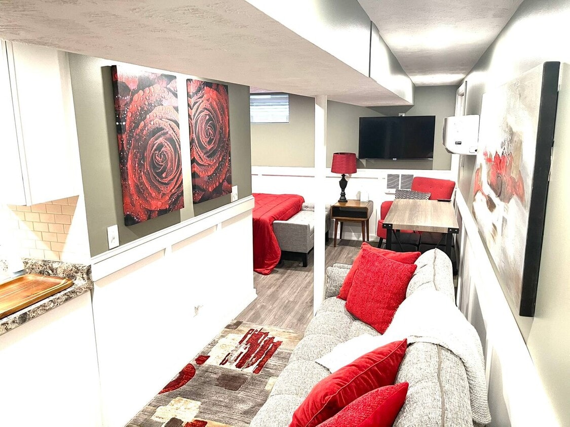 Photo - 627 N 41st St (Omaha, NE)