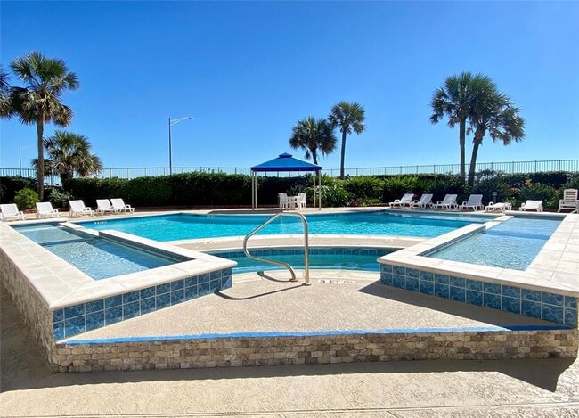 Building Photo - 7700 Seawall Blvd