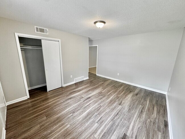Foto del edificio - 3383 Seaforth Dr
