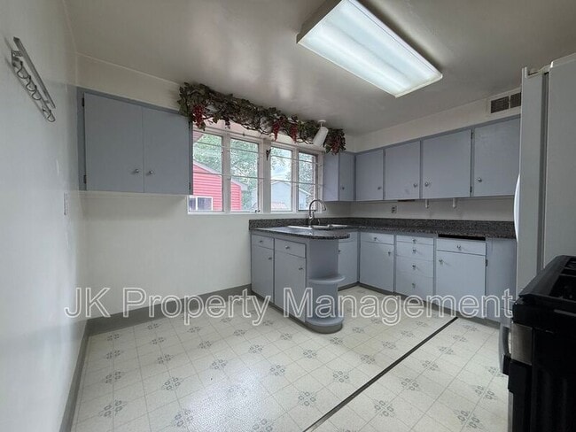 Building Photo - 3518 3rd Ave N