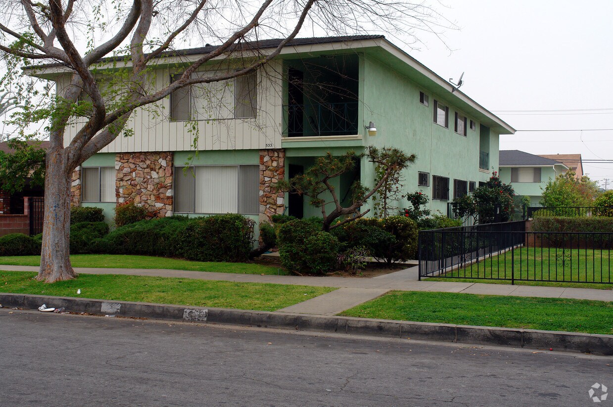 Building Photo - 533 S Osage Ave