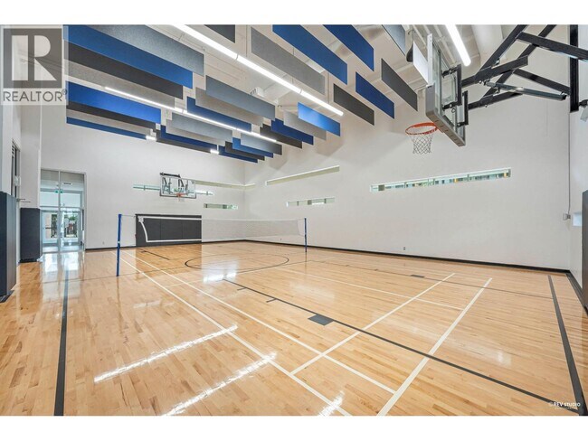 Photo du bâtiment - 657 Whiting Way