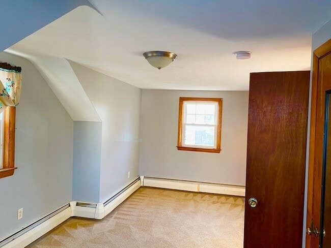 Foto del edificio - 16 Oakdale St