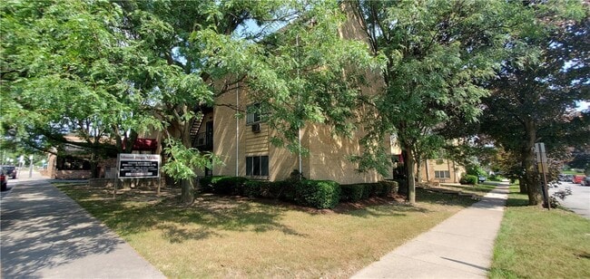 Building Photo - 18 Langslow St