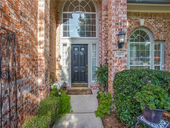 Foto del edificio - 5420 Cold Springs Dr